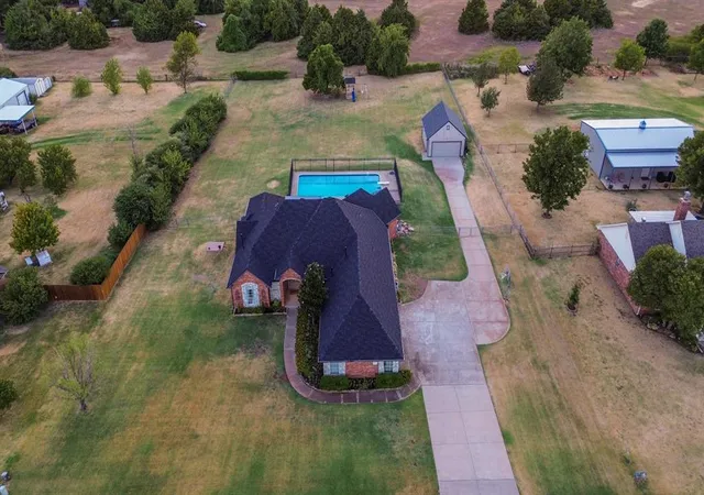 2nd image of 1329 S Southersby Dr, Mustang, OK 73064 | MLS# 1245668