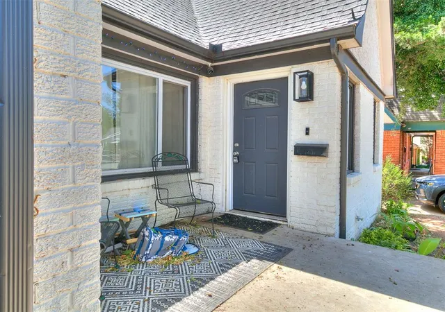 2nd image of 1608 Nw 44th St, Oklahoma City, OK 73118 | MLS# 1245690