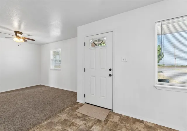 Photo 3 of Single family home for sale at 1921 State Hwy 92, Chickasha, OK 73018 | MLS# 1245691 | Listing updated on 2026-08-31