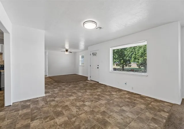 Photo 4 of Single family home for sale at 1921 State Hwy 92, Chickasha, OK 73018 | MLS# 1245691 | Listing updated on 2026-08-31