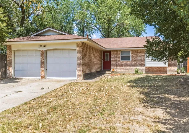 Photo 2 of Sale Pending at 1061 W Main St, Moore, OK 73160 | MLS# 1245692 | Listing updated on 2026-09-06