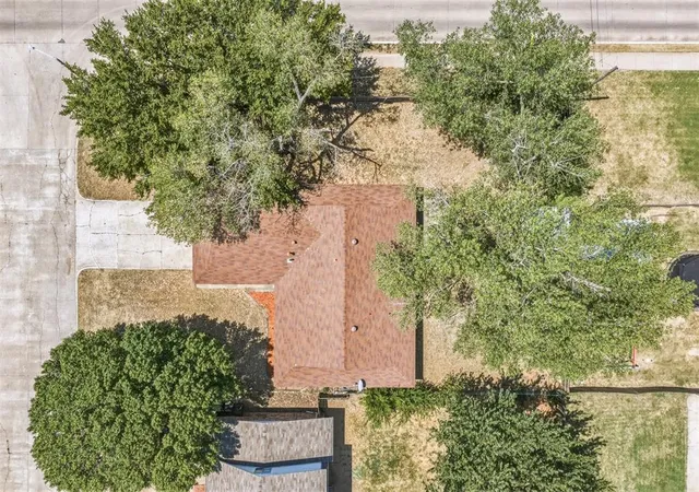 Photo 3 of Sale Pending at 1061 W Main St, Moore, OK 73160 | MLS# 1245692 | Listing updated on 2026-09-06