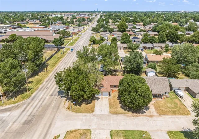 Photo 4 of Sale Pending at 1061 W Main St, Moore, OK 73160 | MLS# 1245692 | Listing updated on 2026-09-06