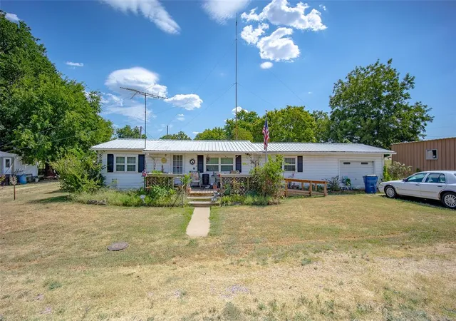 2nd image of 510 W H St, Alex, OK 73002 | MLS# 1245701