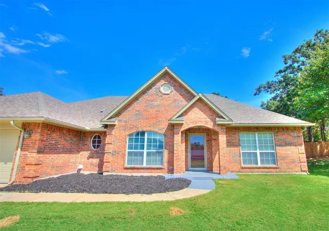 Photo 3 of Sale Pending at 428 Murray Dr, Choctaw, OK 73020 | MLS# 1245704 | Listing updated on 2026-09-02