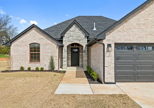2nd image of 2416 County Road 1240, Blanchard, OK 73010 | MLS# 1245708