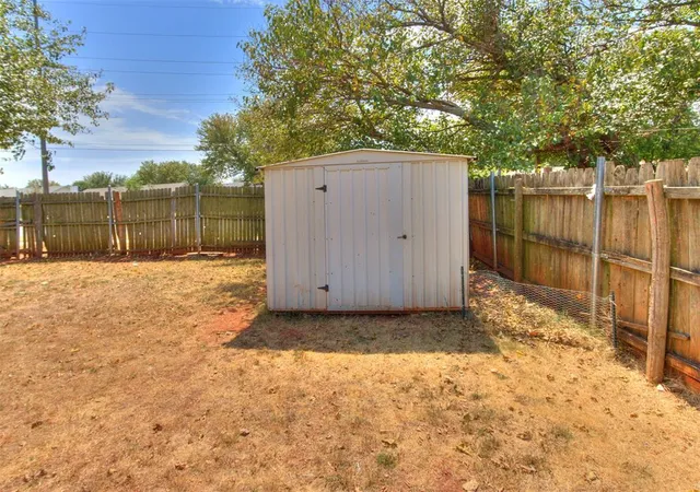 38th image of 3916 Dentwood Ter, Oklahoma City, OK 73115 | MLS# 1245714