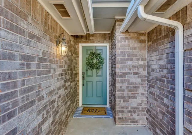 Photo 2 of Single family home for sale at 704 Gregg Ct, Yukon, OK 73099 | MLS# 1245722 | Listing updated on 2026-10-09