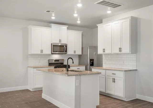 2nd image of 2349 Bohanan Ct, Blanchard, OK 73010 | MLS# 1245723