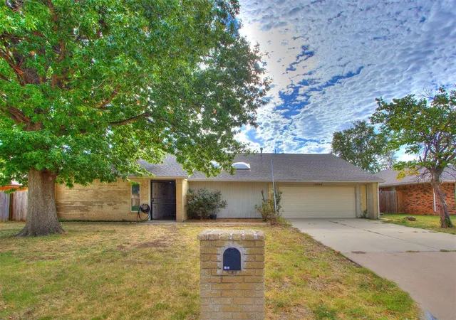 2nd image of 10204 Glendover Ave, Oklahoma City, OK 73162 | MLS# 1245728
