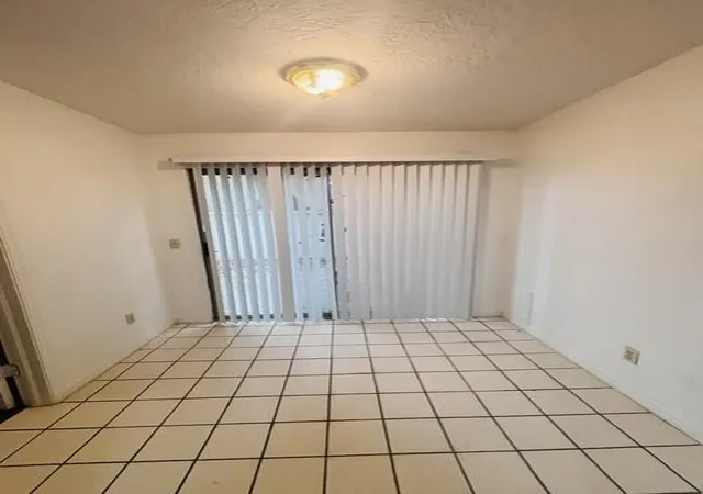 Photo 4 of Sale Pending at 835 Cardinal Creek Blvd, Norman, OK 73072 | MLS# 1245731 | Listing updated on 2026-09-25