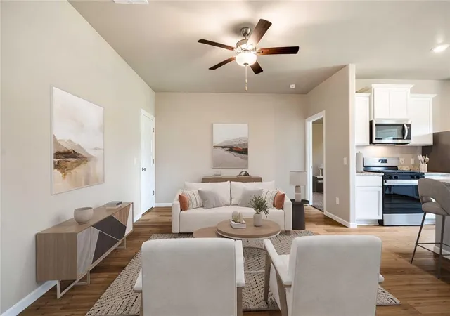 2nd image of 724 Luna Wy, Tuttle, OK 73089 | MLS# 1245740
