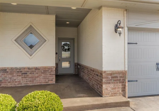 Photo 2 of Sale Pending at 7201 Nw 158th St, Edmond, OK 73013 | MLS# 1245749 | Listing updated on 2026-09-06