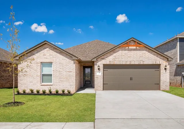 1st image of 715 Sunny St, Tuttle, OK 73089 | MLS# 1245750