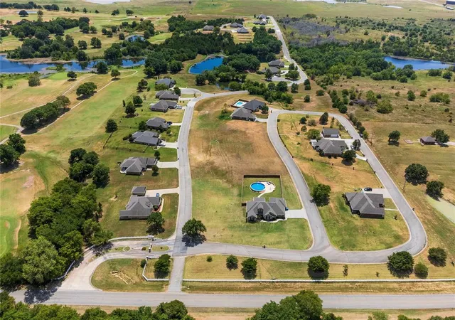 3rd image of 917 S Riveria Dr, Cushing, OK 74023 | MLS# 1245767