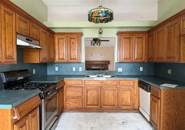 Photo 2 of Single family home for sale at 900 Banff Ct, Yukon, OK 73099 | MLS# 1245780 | Listing updated on 2026-10-28