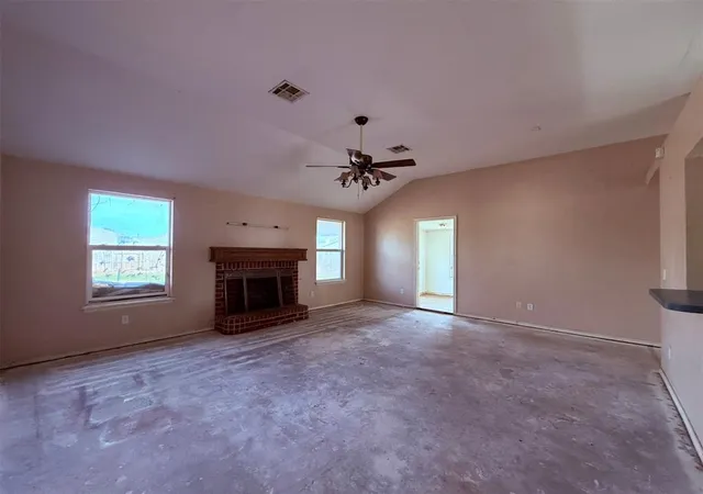 Photo 3 of Single family home for sale at 900 Banff Ct, Yukon, OK 73099 | MLS# 1245780 | Listing updated on 2026-10-28