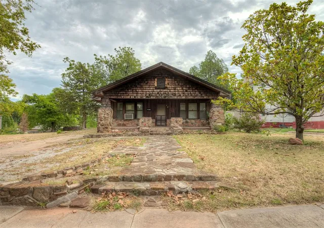 Single family home for sale at 619 S 6th St, Chickasha, OK 73018 | MLS# 1245785 | Listing updated on 2026-09-13