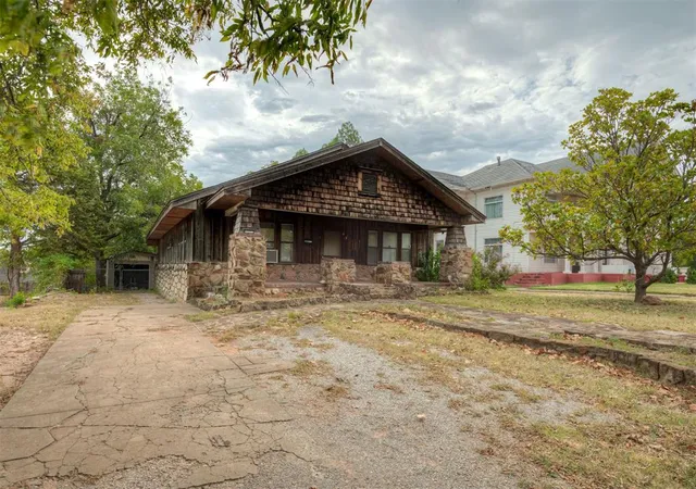 Single family home for sale at 619 S 6th St, Chickasha, OK 73018 | MLS# 1245785 | Listing updated on 2026-09-13