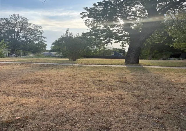1st image of 615 S 6th St, Chickasha, OK 73018 | MLS# 1245786