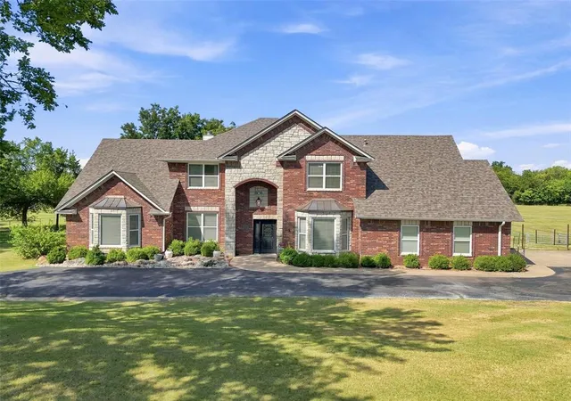 Photo 1 of Sale Pending at 1000 N Cimarron Hl, Stillwater, OK 74075 | MLS# 1245787 | Listing updated on 2026-10-01