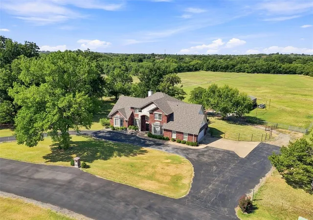 Photo 3 of Sale Pending at 1000 N Cimarron Hl, Stillwater, OK 74075 | MLS# 1245787 | Listing updated on 2026-10-01
