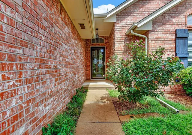 1st image of 1721 Fawn Valley Ln, Edmond, OK 73003 | MLS# 1245794
