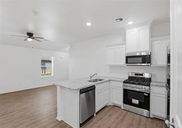 Photo 3 of Sale Pending at 10613 Sw 17Th Ter, Yukon, OK 73099 | MLS# 1245802 | Listing updated on 2026-09-29