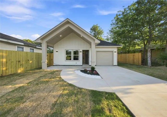 Photo 1 of Sale Pending at 313 Se 51st St, Oklahoma City, OK 73129 | MLS# 1245803 | Listing updated on 2026-10-16