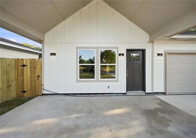Photo 1 of Sale Pending at 313 Se 51St St, Oklahoma City, OK 73129 | MLS# 1245803 | Listing updated on 2026-10-16