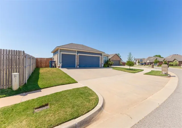 Photo 2 of Single family home for sale at 3509 Upland Ridge Dr, Yukon, OK 73099 | MLS# 1245806 | Listing updated on 2026-09-19