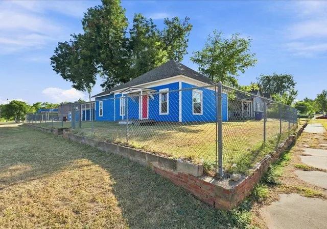 2nd image of 1101 W Warner Ave, Guthrie, OK 73044 | MLS# 1245824