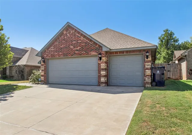 2nd image of 10920 Sw 36th St, Yukon, OK 73099 | MLS# 1245826