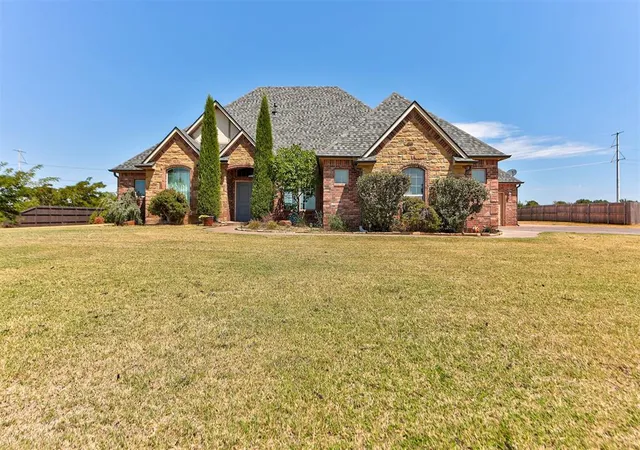 2nd image of 281 Meadow Lark Ln, Blanchard, OK 73010 | MLS# 1245829