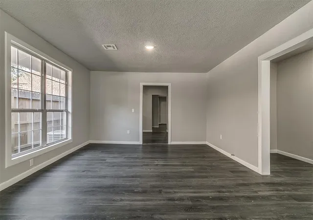 Photo 3 of Single family home for sale at 1509 Nw 11Th St, Oklahoma City, OK 73106 | MLS# 1245839 | Listing updated on 2026-09-18