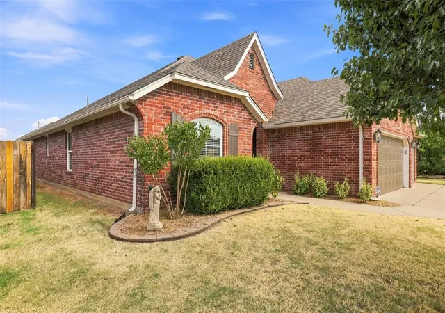 4th image of 17308 Serrano Dr, Oklahoma City, OK 73170 | MLS# 1245858