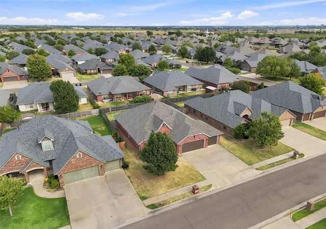 5th image of 17308 Serrano Dr, Oklahoma City, OK 73170 | MLS# 1245858