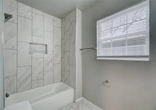 2nd image of 537 Sw 45th St, Oklahoma City, OK 73109 | MLS# 1245861