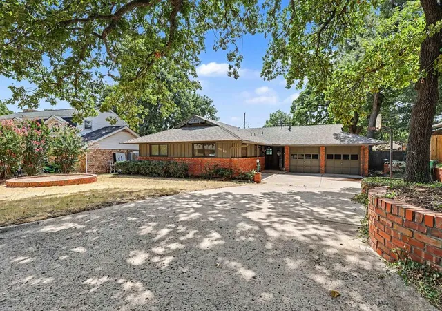 Photo 2 of Single family home for sale at 5820 Nw 31st St, Oklahoma City, OK 73122 | MLS# 1245867 | Listing updated on 2026-09-15