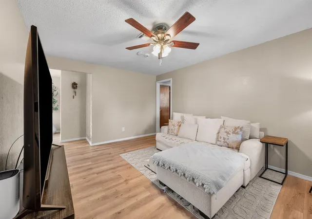 Photo 2 of Single family home for sale at 625 Sw 9th St, Moore, OK 73160 | MLS# 1245875 | Listing updated on 2026-09-13