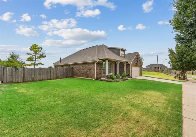 2nd image of 1640 Sw 159th St, Oklahoma City, OK 73170 | MLS# 1245906