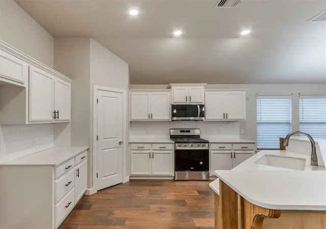 Photo 4 of Single family home for sale at 10317 Nw 34Th Ter, Yukon, OK 73099 | MLS# 1245907 | Listing updated on 2026-10-01