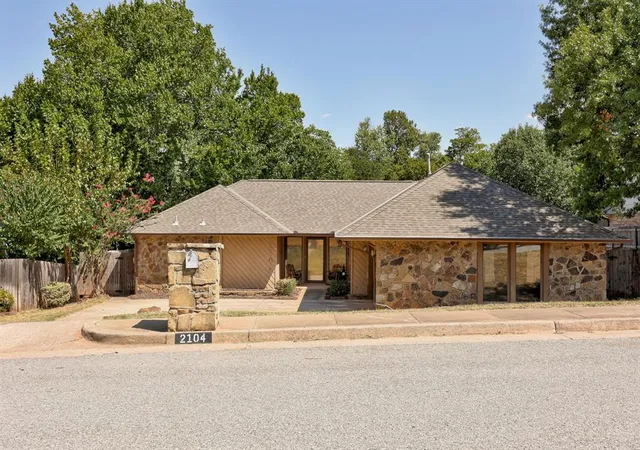 Photo 1 of Sale Pending at 2104 Bent Twig Cir, Edmond, OK 73013 | MLS# 1245918 | Listing updated on 2026-09-23
