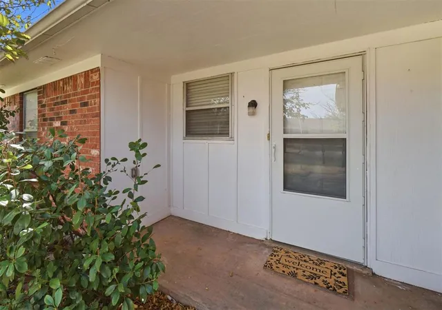 Photo 4 of Sale Pending at 6310 Sw Park Pl, Lawton, OK 73505 | MLS# 1245948 | Listing updated on 2026-10-06