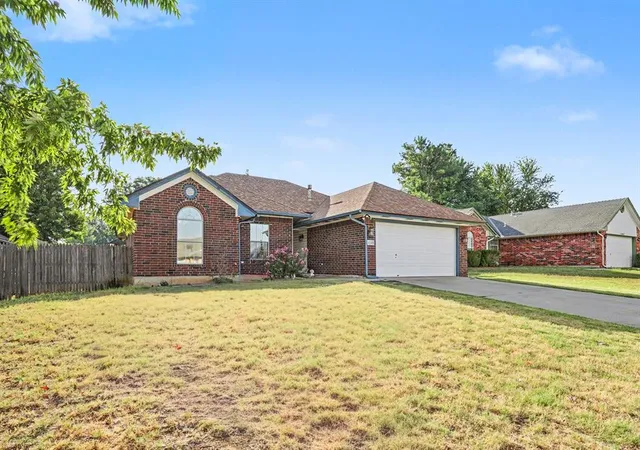 Photo 2 of Sale Pending at 1808 Butterfield Trl, Choctaw, OK 73020 | MLS# 1245952 | Listing updated on 2026-09-01