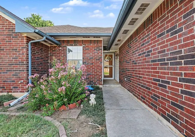Photo 3 of Sale Pending at 1808 Butterfield Trl, Choctaw, OK 73020 | MLS# 1245952 | Listing updated on 2026-09-01