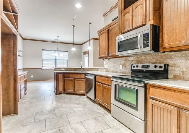 Photo 3 of Single family home for sale at 641 Sw 28th St, Moore, OK 73160 | MLS# 1245955 | Listing updated on 2026-09-02