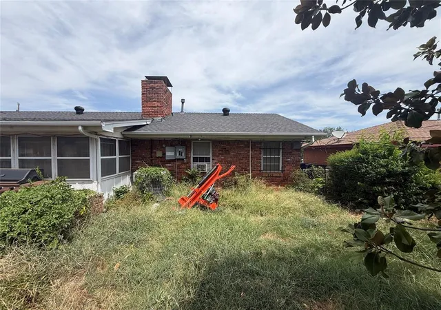 2nd image of 1300 Ne 47th St, Oklahoma City, OK 73111 | MLS# 1245963