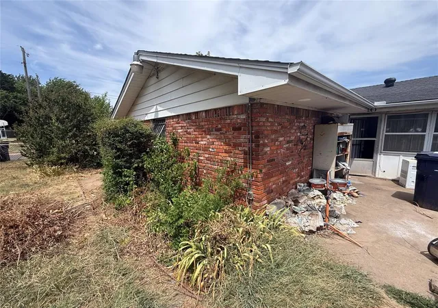Photo 3 of Sale Pending at 1300 Ne 47Th St, Oklahoma City, OK 73111 | MLS# 1245963 | Listing updated on 2026-10-03