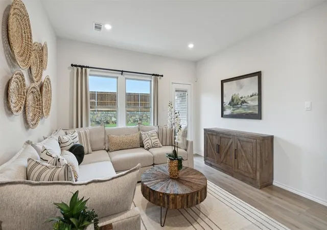 Photo 4 of Sale Pending at 10409 Red Thistle Dr, Oklahoma City, OK 73114 | MLS# 1245970 | Listing updated on 2026-09-03